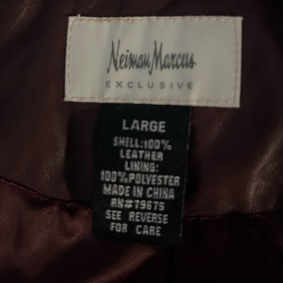 Neiman Marcus Classic cherry/brown 100% leather jacket. Quilted accents.  Sz L - Picture 6 of 8